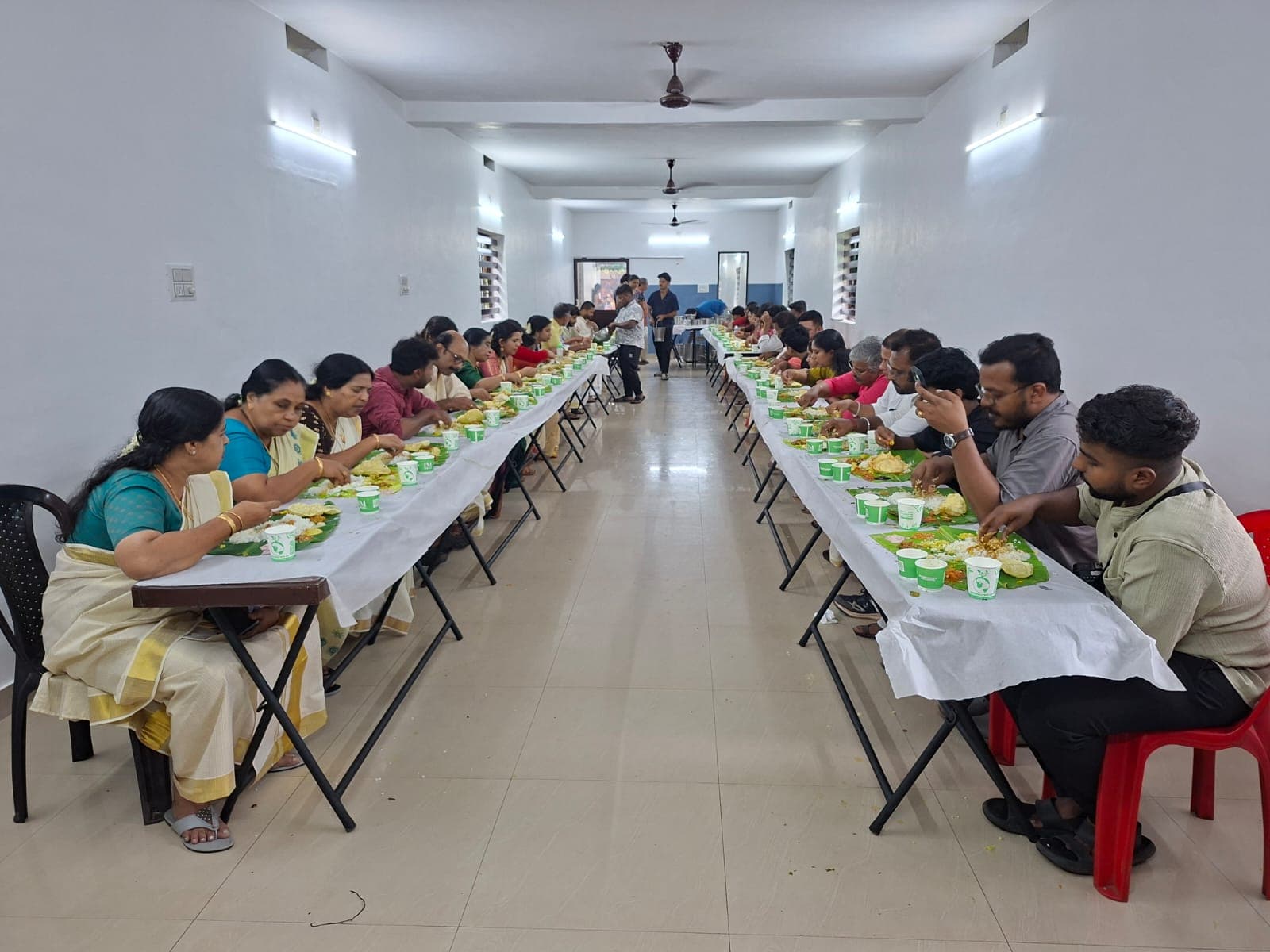 Traditional Kerala sadya feast served to wedding guests